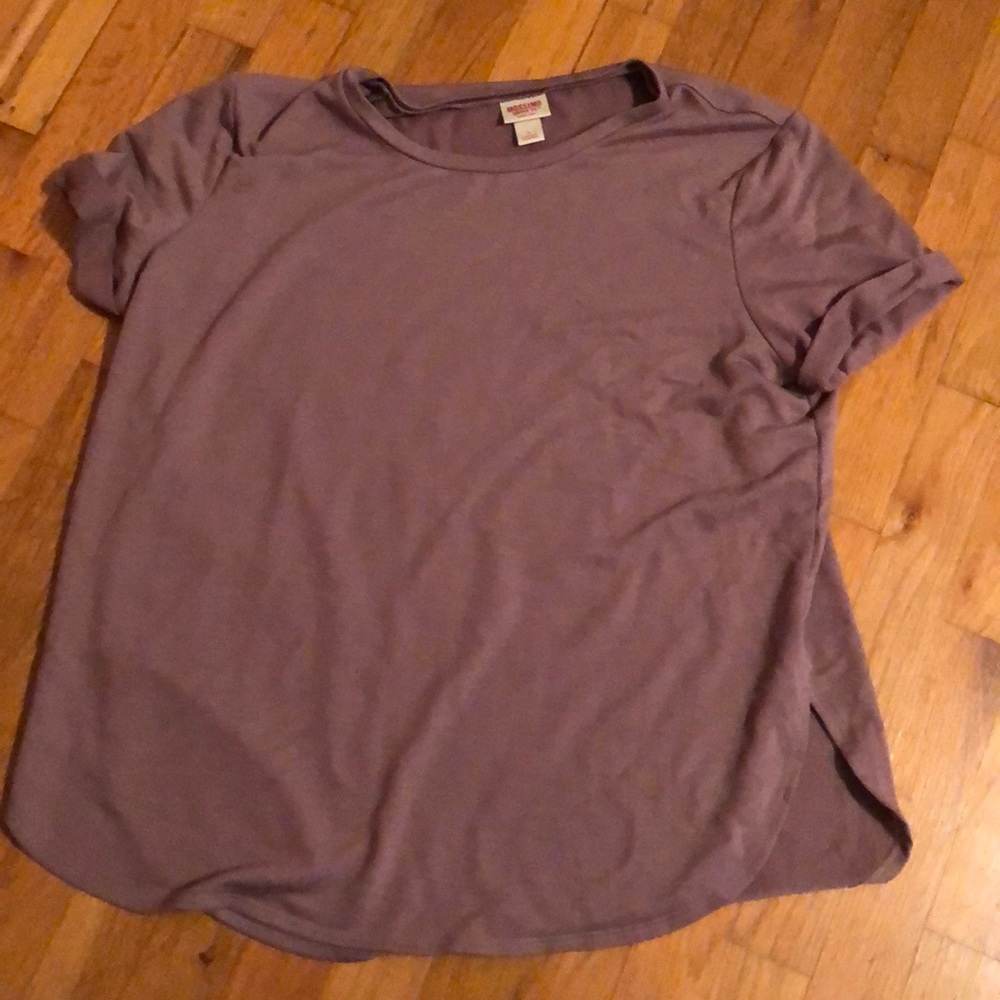 Mauve T-shirt with rolled sleeves. Very soft